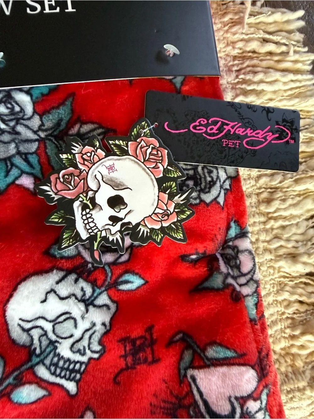 ED HARDY PET 2 Pc Pet Throw Set Skull Cherries 27x44